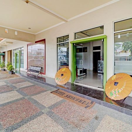 Oyo 90347 Hotel Srikandi Syariah ตาซิกมาลายา ภายนอก รูปภาพ
