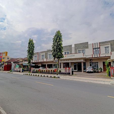 Oyo 90347 Hotel Srikandi Syariah ตาซิกมาลายา ภายนอก รูปภาพ