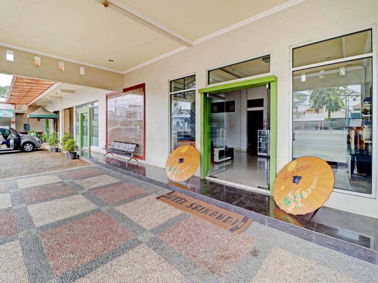 Oyo 90347 Hotel Srikandi Syariah ตาซิกมาลายา ภายนอก รูปภาพ