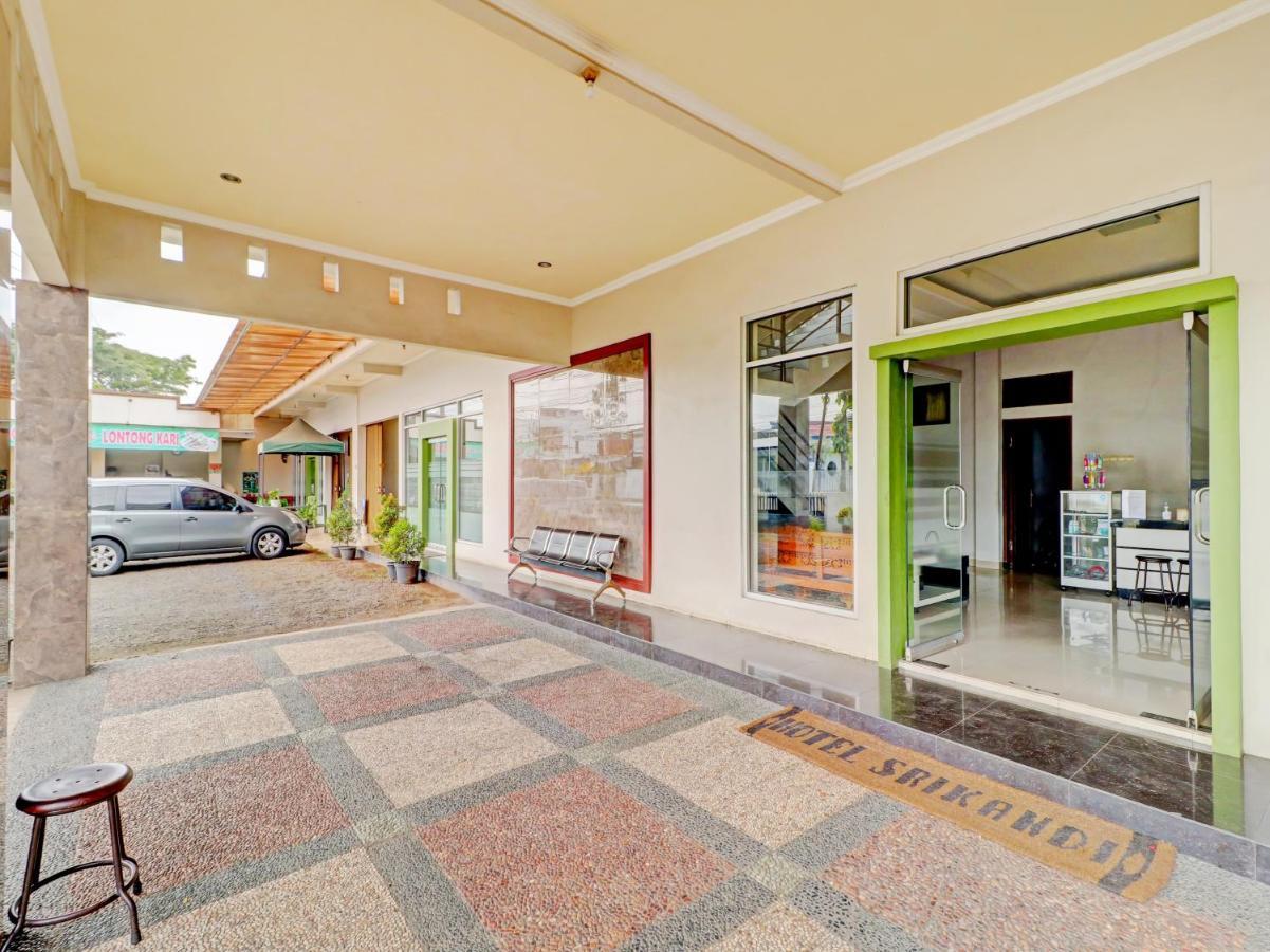 Oyo 90347 Hotel Srikandi Syariah ตาซิกมาลายา ภายนอก รูปภาพ
