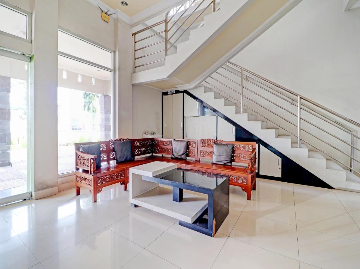 Oyo 90347 Hotel Srikandi Syariah ตาซิกมาลายา ภายนอก รูปภาพ
