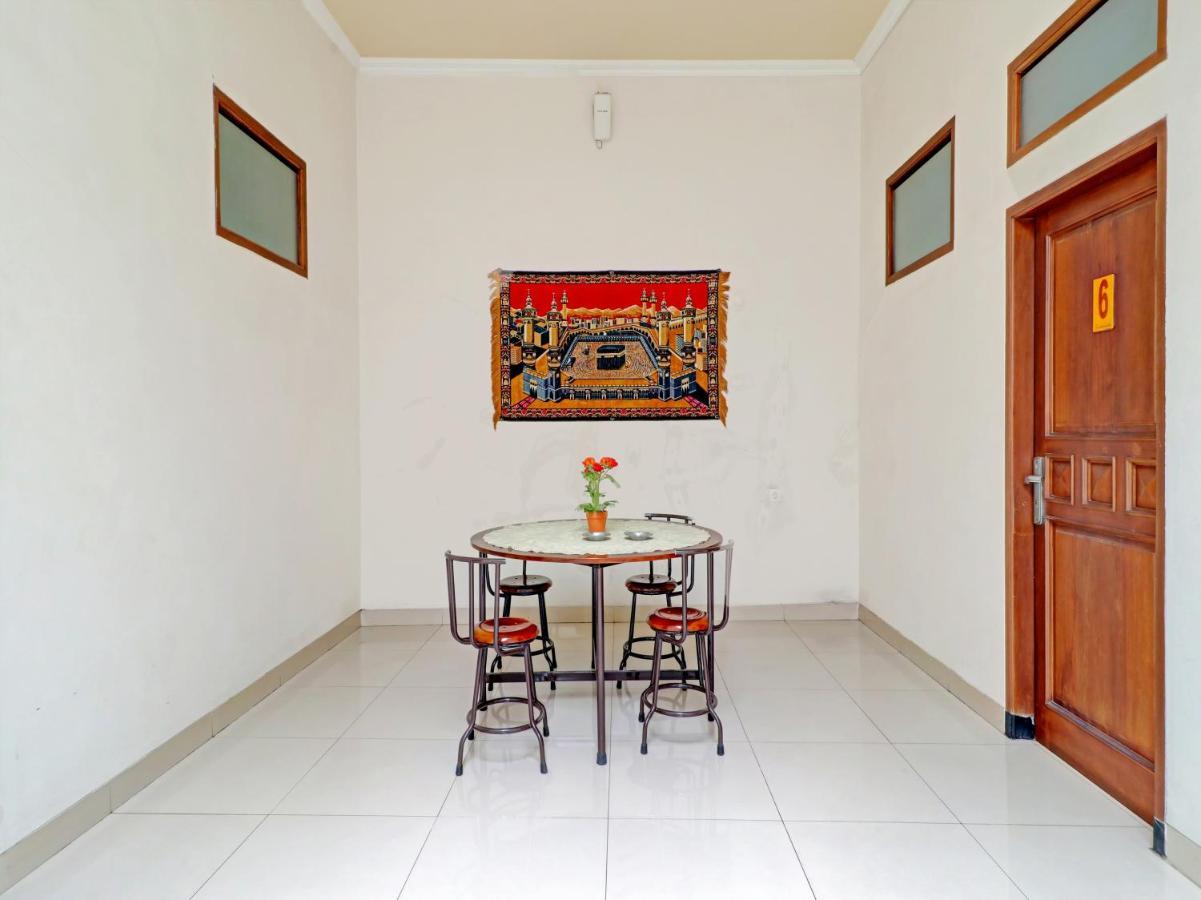 Oyo 90347 Hotel Srikandi Syariah ตาซิกมาลายา ภายนอก รูปภาพ