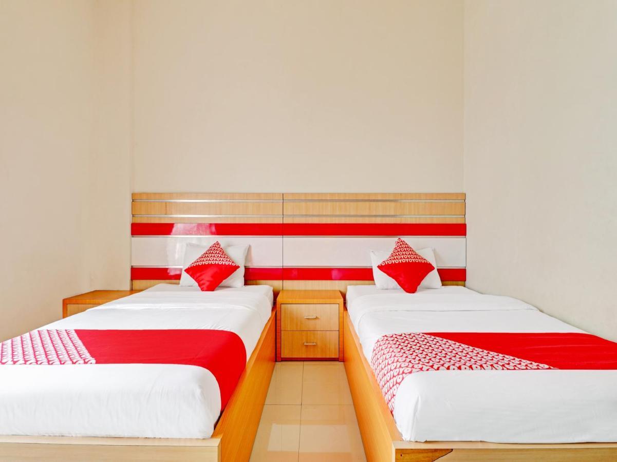 Oyo 90347 Hotel Srikandi Syariah ตาซิกมาลายา ภายนอก รูปภาพ
