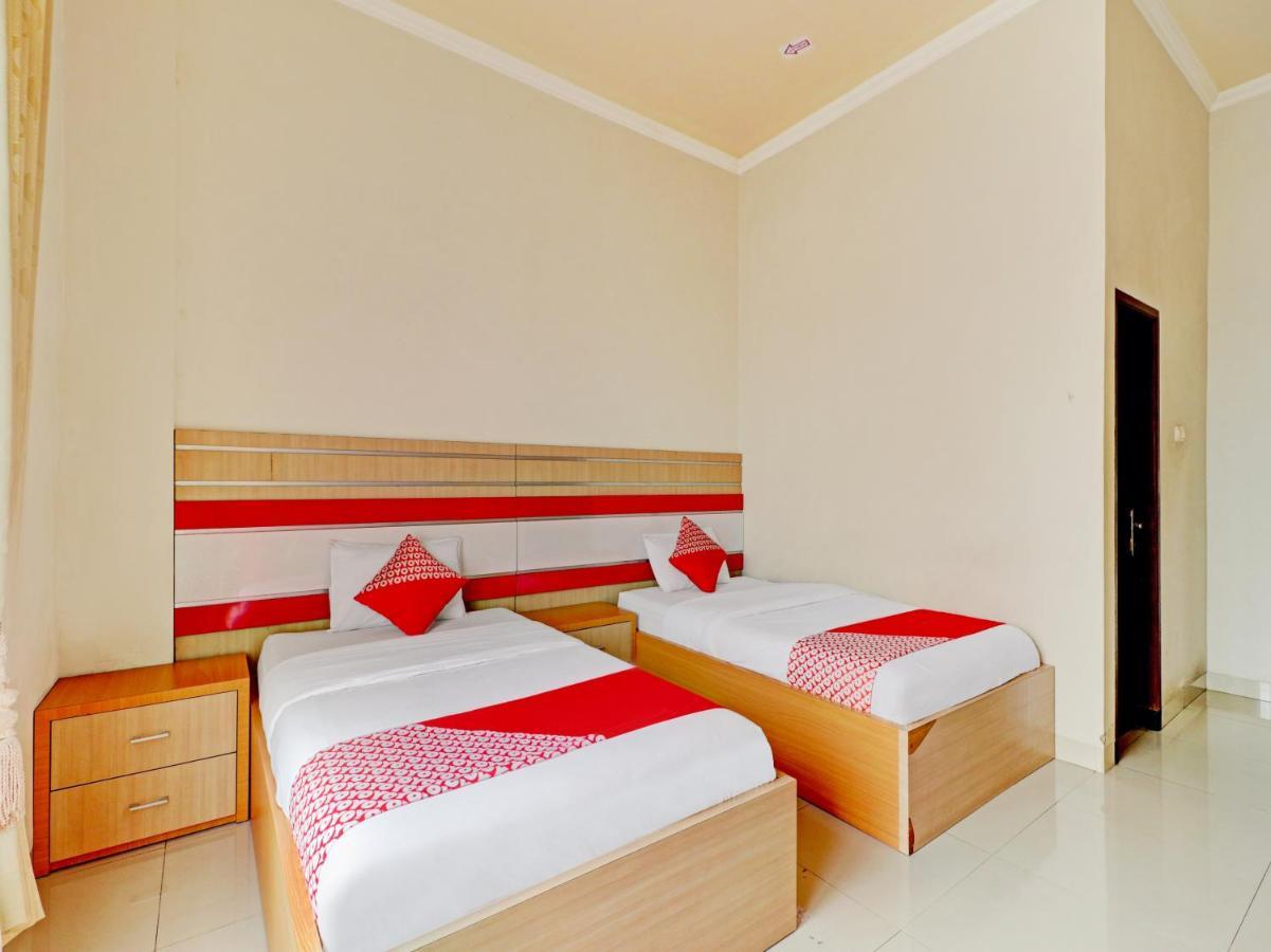 Oyo 90347 Hotel Srikandi Syariah ตาซิกมาลายา ภายนอก รูปภาพ